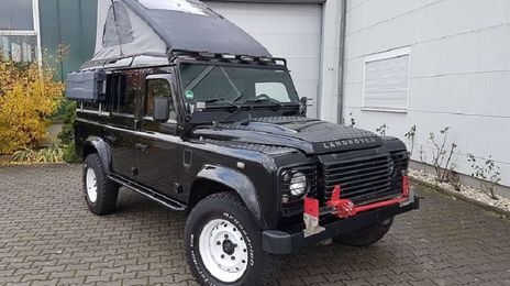 Land Rover Defender • 2007 • 209,000 km