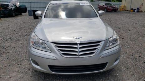 Hyundai Genesis • 2010 • 10,000 mi