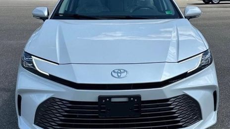 Toyota Camry • 2025 • 24,000 km