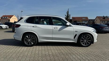 BMW X5 • 2022 • 29,990 km