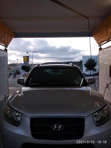 Hyundai Santa Fe • 2009 • 251,000 km