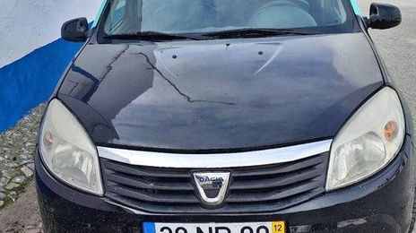 Dacia Logan • 2012 • 196,000 km