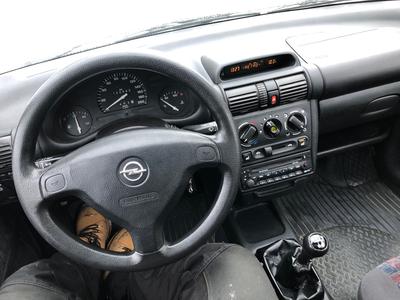 Opel Corsa • 1999 • 122,011 km