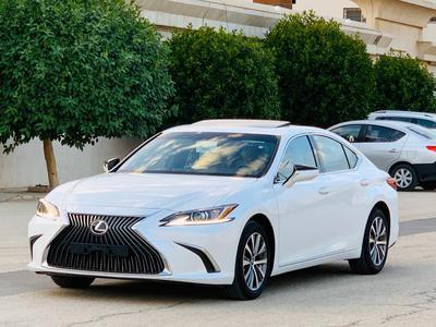 Lexus LS • 2019 • 11,673 km