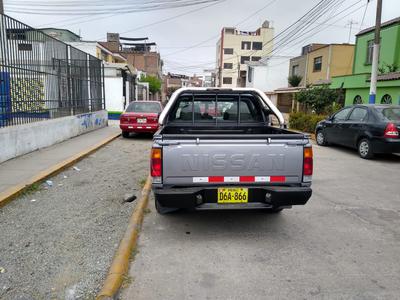 Nissan Frontier • 2011 • 200,000 km