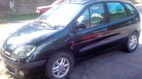 Renault Scénic • 2002 • 220,000 km