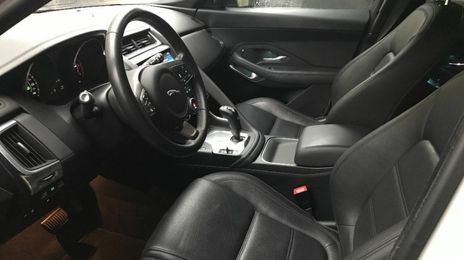 Jaguar E-PACE • 2018 • 33,000 km
