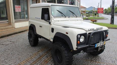 Land Rover Defender • 1999 • 130,000 km