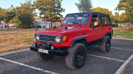 Toyota Hilux • 1993 • 100,000 km