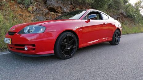 Hyundai Genesis • 2002 • 13,000 km