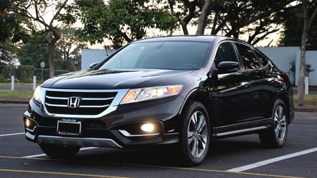 Honda Crosstour • 2014 • 123,456 km