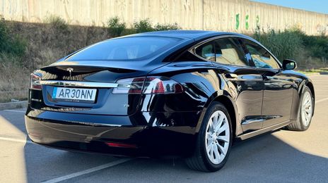 Tesla Model S • 2017 • 130,000 km
