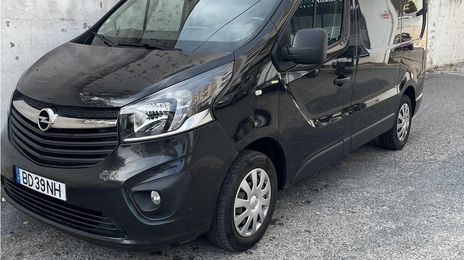 Opel Vivaro • 2015 • 200,000 km