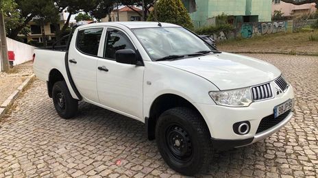 Mitsubishi L200 • 2010 • 250,000 km