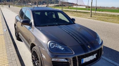 Porsche Cayenne • 2010 • 226,000 km