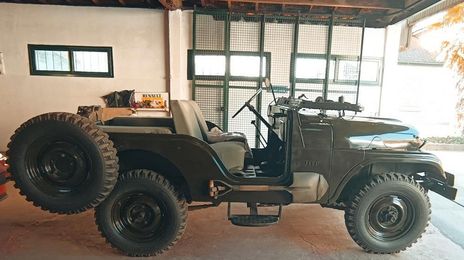 Jeep Grand Wagoneer • 1980 • 90,000 km