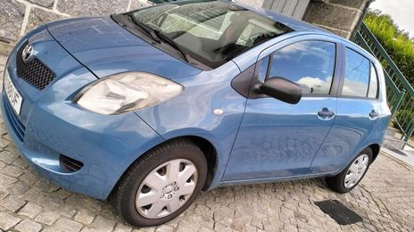 Toyota Yaris • 2006 • 180,000 km