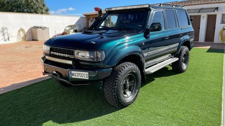 Toyota Land Cruiser • 1993 • 160,000 km