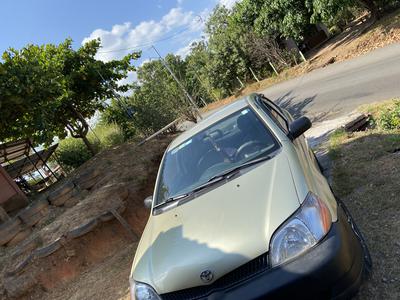 Toyota Yaris • 2002 • 0 km