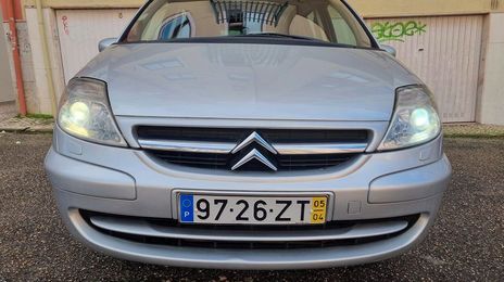 Citroën C8 • 2005 • 200,000 km