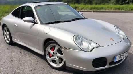 Porsche 911 Carrera • 2003 • 61,000 km