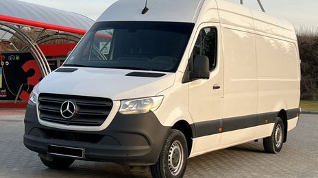 Mercedes-Benz Sprinter • 2020 • 200,000 km