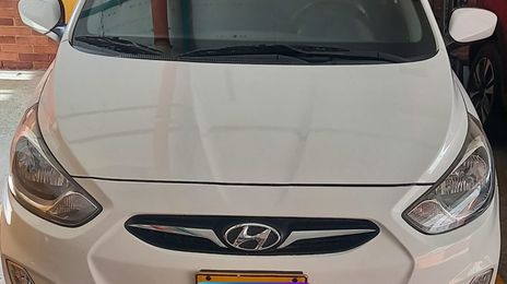 Hyundai Accent • 2012 • 82,000 km