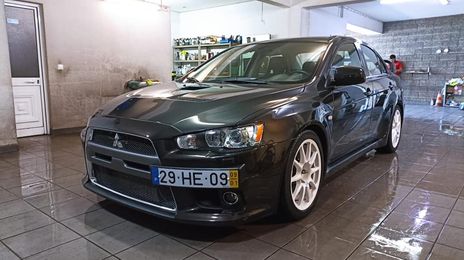 Mitsubishi Endeavor • 2009 • 60,000 km