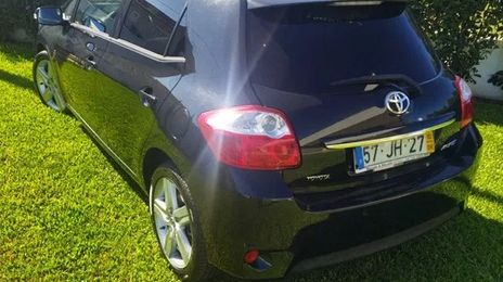 Toyota Auris • 2010 • 179,800 km