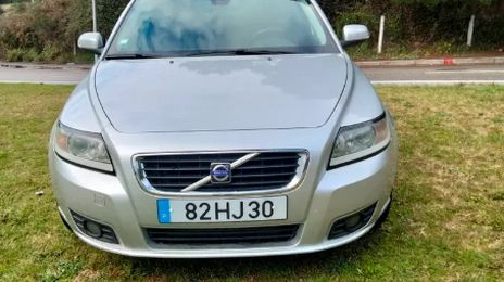 Volvo V50 • 2009 • 189,500 km