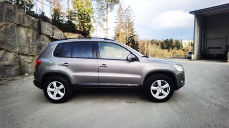 Volkswagen Tiguan • 2009 • 201,500 km
