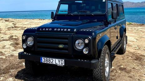 Land Rover Defender • 2010 • 101,000 km