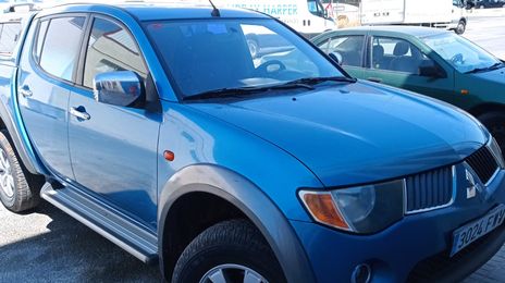 Mitsubishi L200 • 2007 • 160,000 km