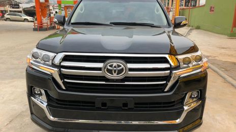 Toyota Land Cruiser • 2013 • 21 km