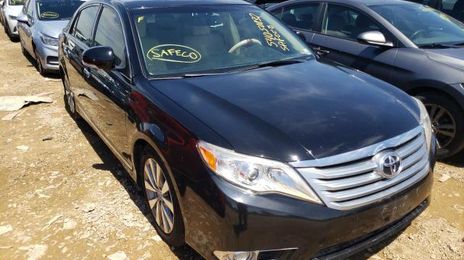 Toyota Avalon • 2011 • 12 km