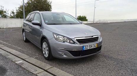 Peugeot 308 • 2017 • 79,999 km