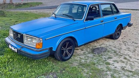 Volvo 240 • 1982 • 339,000 km