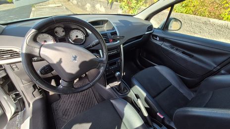 Peugeot 207 • 2011 • 129,000 km