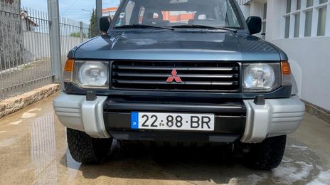Mitsubishi Pajero • 1993 • 200,000 km