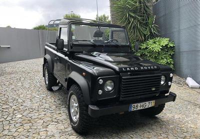 Land Rover Defender • 2009 • 129,999 km
