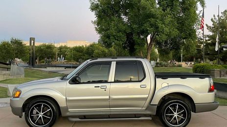 Ford Explorer • 2003 • 125,000 mi