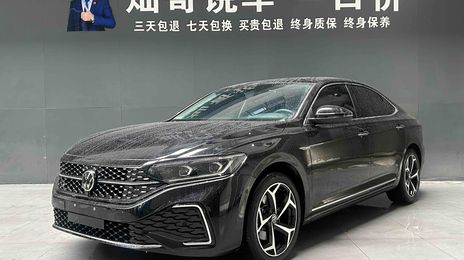 Volkswagen Passat • 2025 • 12,000 km