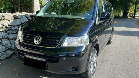 Volkswagen Caravelle • 2009 • 182,000 km