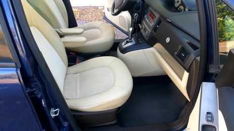 Lincoln Custom • 2007 • 220,000 km