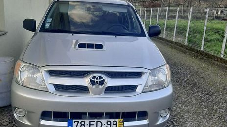 Toyota Hilux • 2008 • 156,000 km