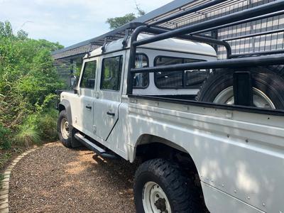 Land Rover Defender • 2008 • 130,989 km