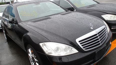 Mercedes-Benz S-Class • 2005 • 94,000 km
