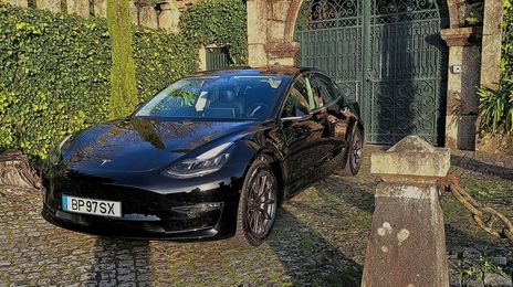 Tesla Model 3 • 2019 • 164,000 km