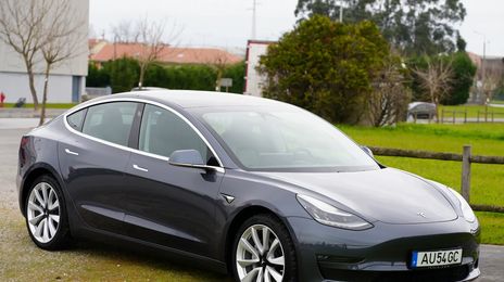 Tesla Model 3 • 2019 • 172,000 km