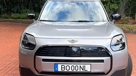 MINI Cooper Countryman • 2024 • 55,000 km